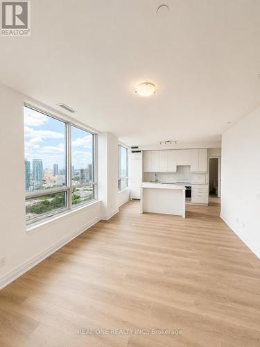 3008 - 36 Elm Drive W, Mississauga, ON - Indoor Photo Showing Living Room
