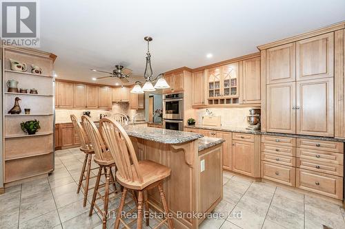 6946 Fife Road, Guelph/Eramosa, ON - Indoor Photo Showing Kitchen With Upgraded Kitchen