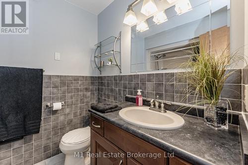 6946 Fife Road, Guelph/Eramosa, ON - Indoor Photo Showing Bathroom