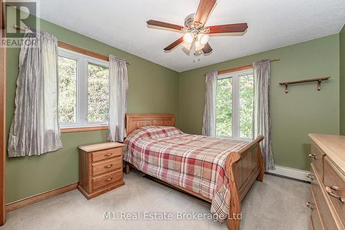 6946 Fife Road, Guelph/Eramosa, ON - Indoor Photo Showing Bedroom