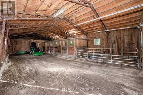 6946 Fife Road, Guelph/Eramosa, ON - Indoor Photo Showing Garage