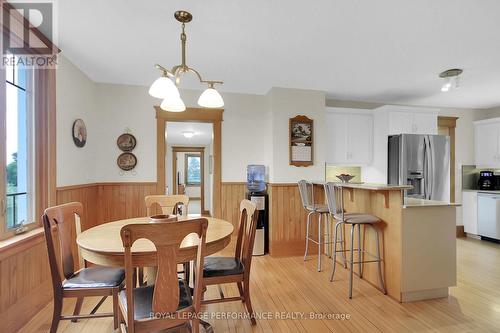 9374 Marvelville Road, Ottawa, ON - Indoor Photo Showing Dining Room