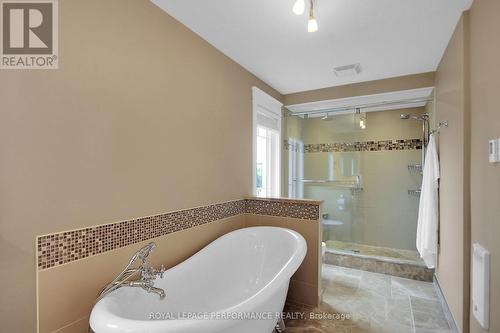 9374 Marvelville Road, Ottawa, ON - Indoor Photo Showing Bathroom