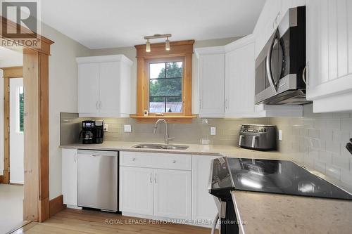 9374 Marvelville Road, Ottawa, ON - Indoor Photo Showing Kitchen With Double Sink