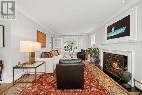 997 Maitland Street, London East (East B), ON - Indoor Photo Showing Living Room With Fireplace