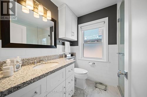 997 Maitland Street, London East (East B), ON - Indoor Photo Showing Bathroom