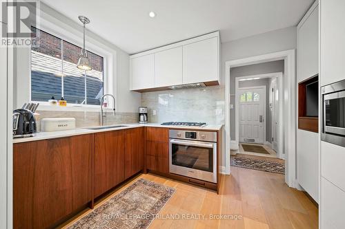 997 Maitland Street, London East (East B), ON - Indoor Photo Showing Kitchen