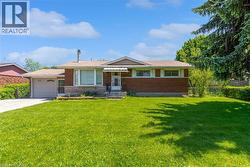 40 ORIOLE Crescent Grimsby, ON L3M 3X6