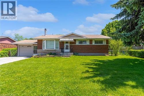 40 ORIOLE Crescent  Grimsby, ON L3M 3X6