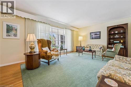 15 Cloverdale Crescent, Kitchener, ON - Indoor Photo Showing Living Room