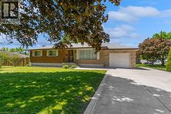 5 ARMOUR Drive Welland, ON L3C 2N7