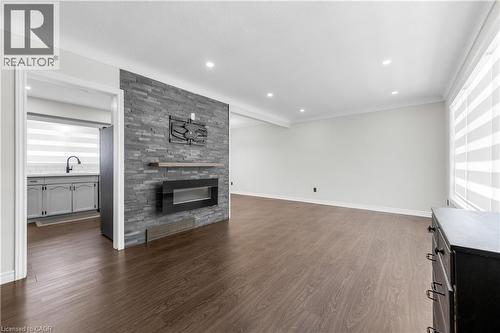 5 Armour Drive, Welland, ON - Indoor With Fireplace