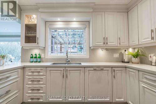 107 Arnold Avenue, Vaughan, ON - Indoor Photo Showing Kitchen With Double Sink
