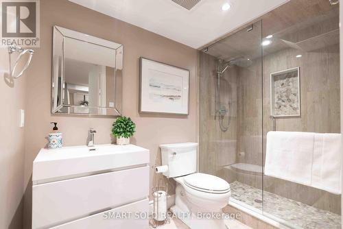 107 Arnold Avenue, Vaughan, ON - Indoor Photo Showing Bathroom