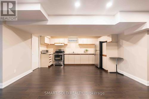 107 Arnold Avenue, Vaughan, ON - Indoor Photo Showing Kitchen