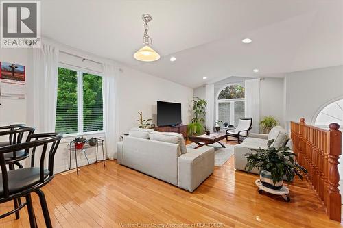 1082 Monarch Meadows, Lakeshore, ON - Indoor Photo Showing Living Room