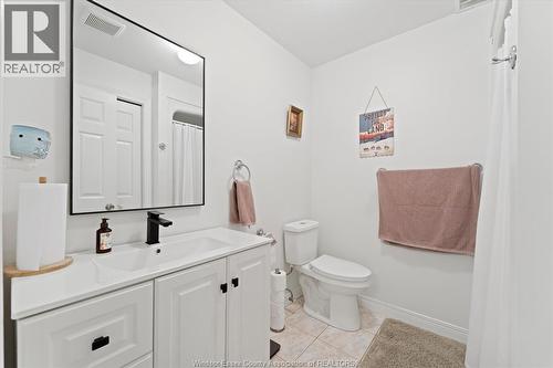 1082 Monarch Meadows, Lakeshore, ON - Indoor Photo Showing Bathroom