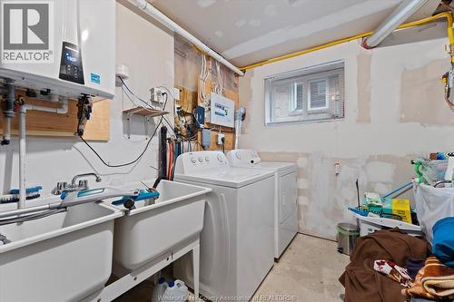 1082 Monarch Meadows, Lakeshore, ON - Indoor Photo Showing Laundry Room