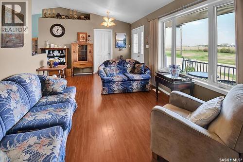 101 Waldbillig Court, Cudworth, SK - Indoor Photo Showing Living Room