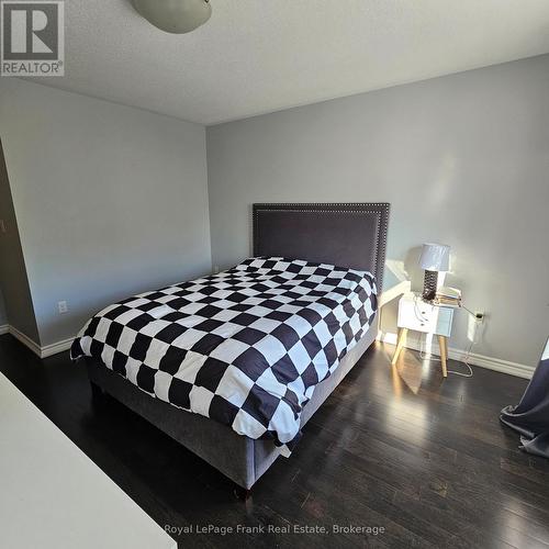 41 Milson Crescent, Essa (Angus), ON - Indoor Photo Showing Bedroom