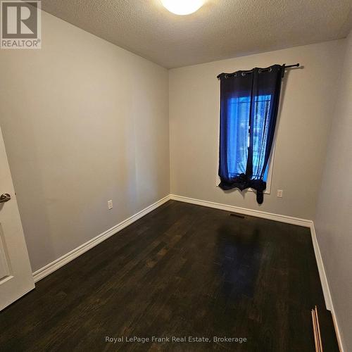 41 Milson Crescent, Essa (Angus), ON - Indoor Photo Showing Other Room