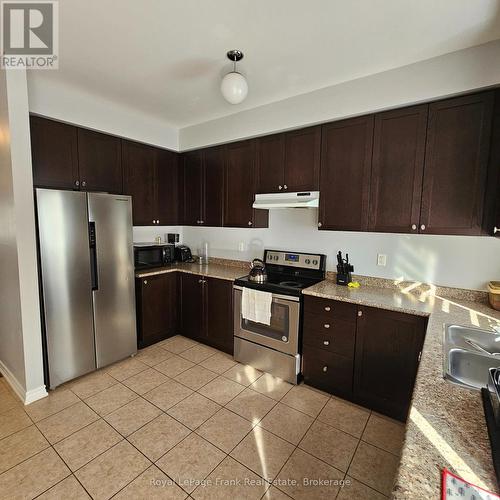 41 Milson Crescent, Essa (Angus), ON - Indoor Photo Showing Kitchen