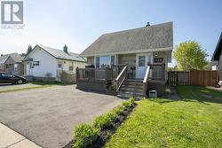 138 Christina ST E Thunder Bay, ON P7E 4N5