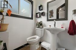 Main floor bath 2 pc - 