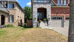 LOWER - 31 TERRY CRESCENT Clarington (Bowmanville), ON L1C 0W4