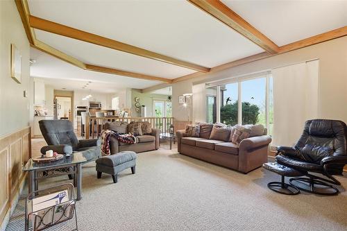 110 River Pointe Drive, Winnipeg, MB - Indoor Photo Showing Living Room