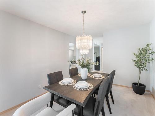 664 Bairdmore Boulevard, Winnipeg, MB - Indoor Photo Showing Dining Room