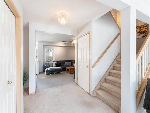 664 Bairdmore Boulevard, Winnipeg, MB - Indoor Photo Showing Other Room