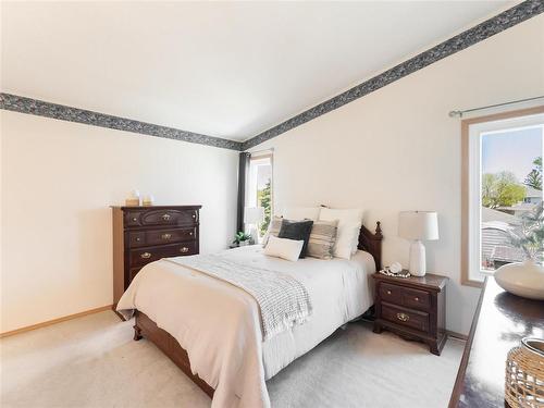 664 Bairdmore Boulevard, Winnipeg, MB - Indoor Photo Showing Bedroom