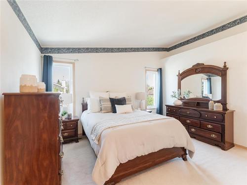 664 Bairdmore Boulevard, Winnipeg, MB - Indoor Photo Showing Bedroom