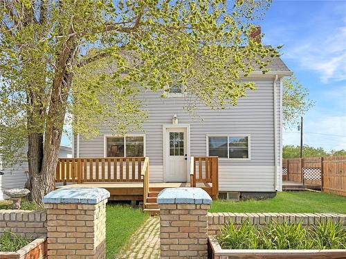367 5Th Avenue, Rivers, MB - Outdoor