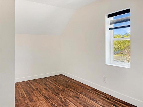 367 5Th Avenue, Rivers, MB - Indoor Photo Showing Other Room
