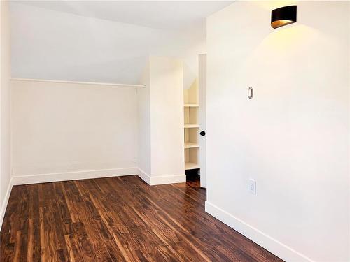 367 5Th Avenue, Rivers, MB - Indoor Photo Showing Other Room