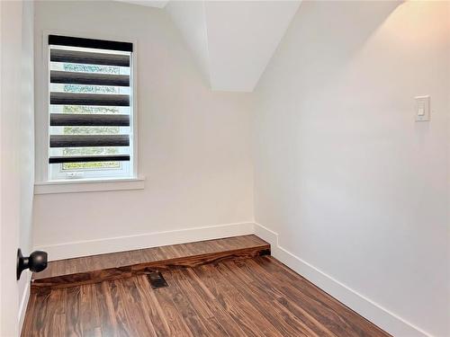 367 5Th Avenue, Rivers, MB - Indoor Photo Showing Other Room