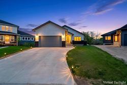 106 Woodridge Drive  Beausejour, MB R0E 0C0