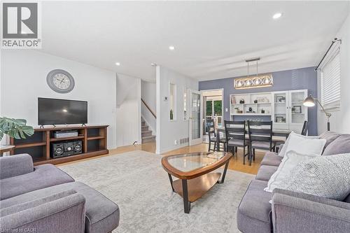26 Marilyn Crescent, Georgetown, ON - Indoor Photo Showing Living Room