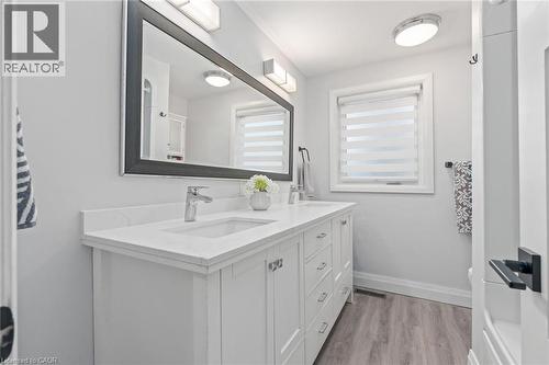 26 Marilyn Crescent, Georgetown, ON - Indoor Photo Showing Bathroom