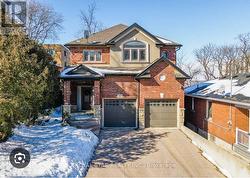 32 MOUNTWOOD AVENUE  Hamilton, ON L8N 2G9