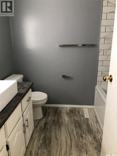 727 4Th Street, Canora, SK - Indoor Photo Showing Bathroom