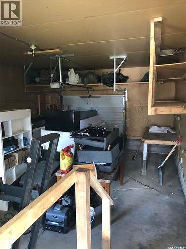 727 4Th Street, Canora, SK - Indoor Photo Showing Garage