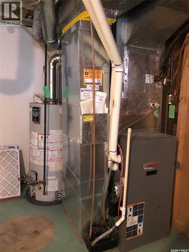 727 4Th Street, Canora, SK - Indoor Photo Showing Basement