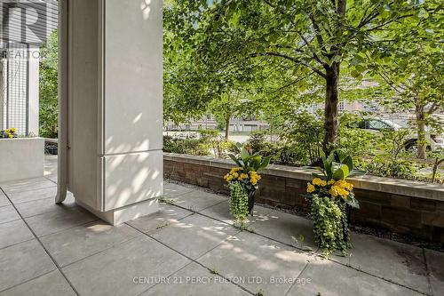 102 - 57 Upper Duke Crescent, Markham, ON - Outdoor