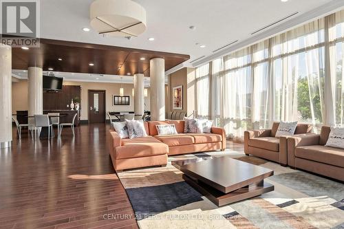 102 - 57 Upper Duke Crescent, Markham, ON - Indoor Photo Showing Living Room