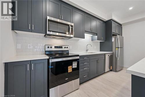 525 Erinbrook Drive Unit# C052, Kitchener, ON - Indoor Photo Showing Kitchen With Stainless Steel Kitchen With Upgraded Kitchen