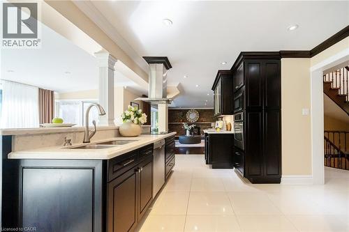 3278 Credit Heights Drive, Mississauga, ON - Indoor Photo Showing Kitchen With Double Sink