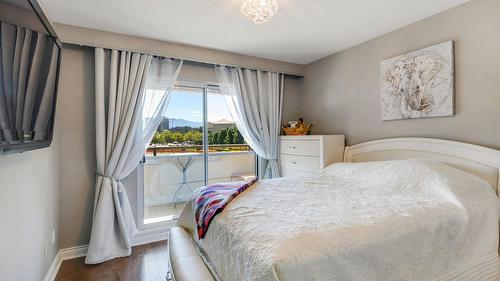 115-1156 Sunset Drive, Kelowna, BC - Indoor Photo Showing Bedroom